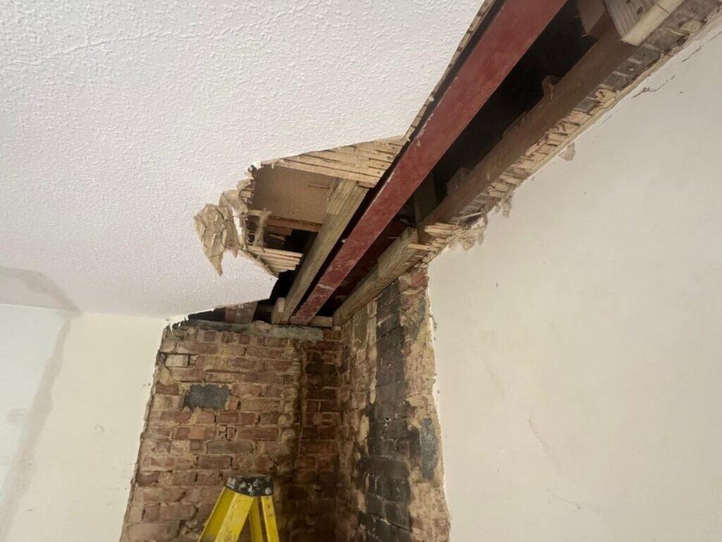 Chimney Stack, Chimney Breast and Load-Bearing Wall Removal in Reigate, RH2 project image